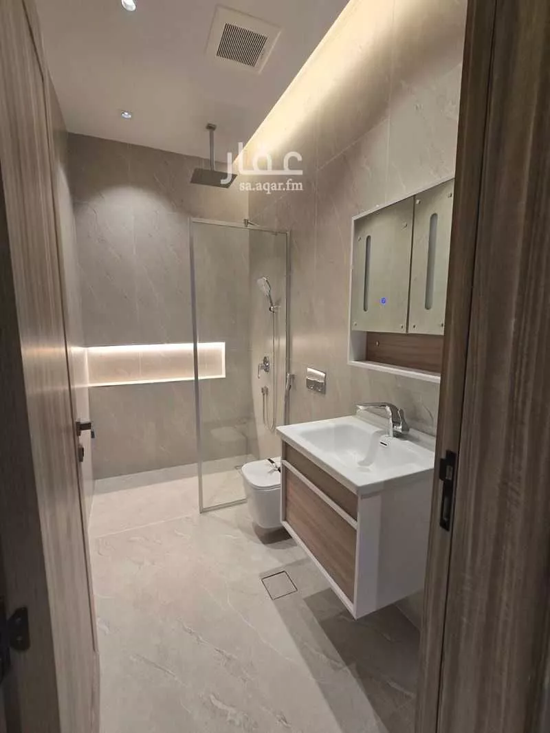 3 bedroom apartment in Al Hamra, Jeddah 18