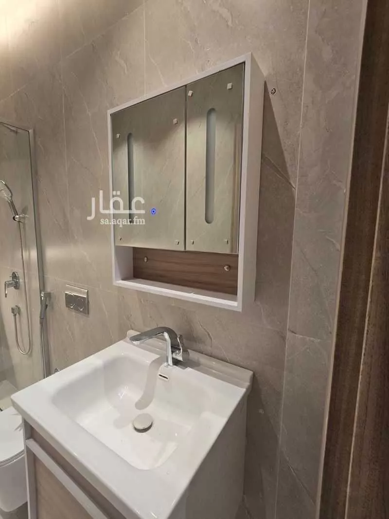 3 bedroom apartment in Al Hamra, Jeddah 13