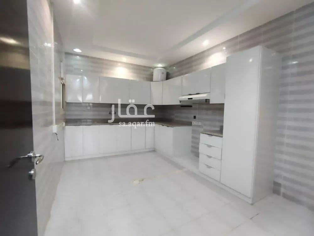 3 bedroom apartment in Al Aridh 3