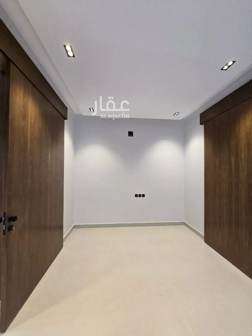 فيلا 4 غرف في الخليج 2