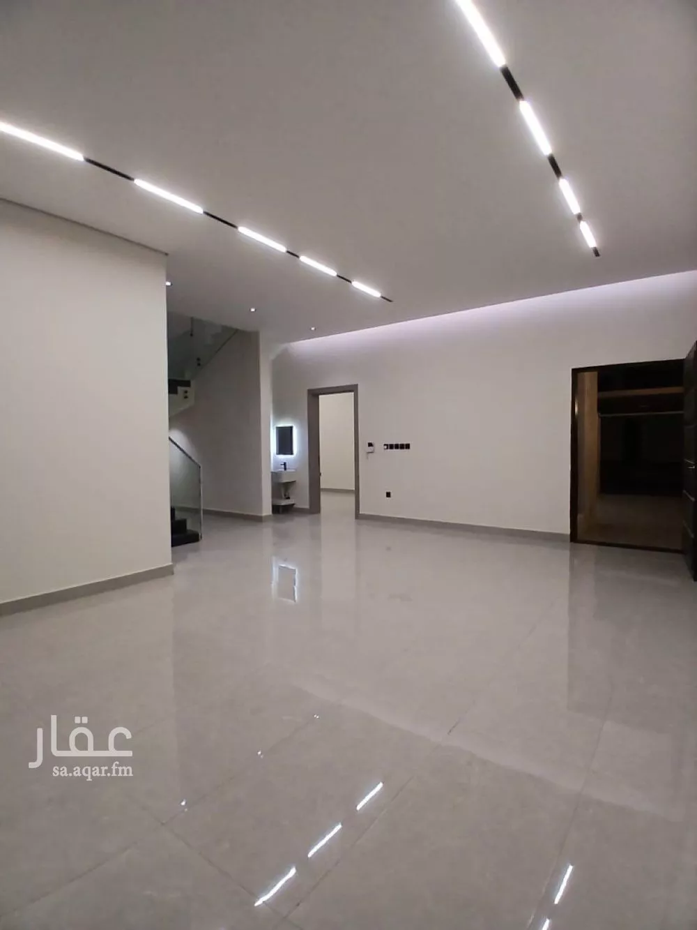فيلا 6 غرف في الشرق 7