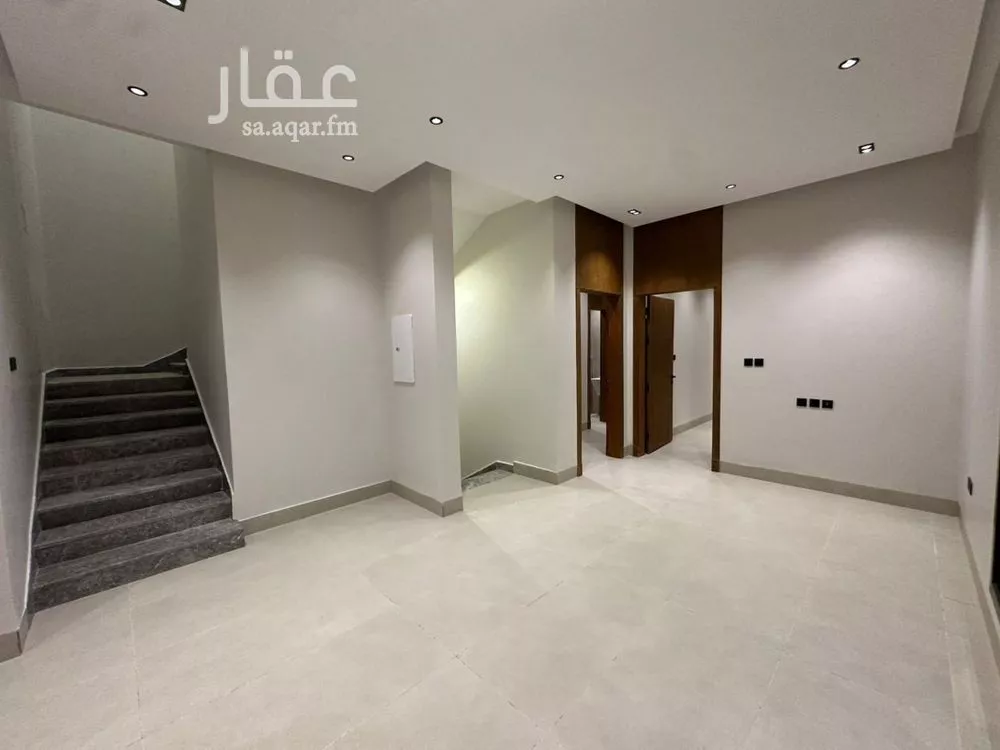5 bedroom villa in Al Narjis 8