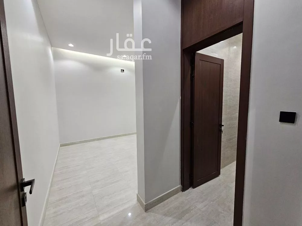 فيلا 5 غرف في الجنادرية 8