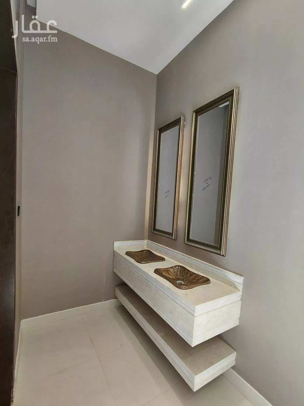 5 bedroom apartment in Al Janadriyah 11