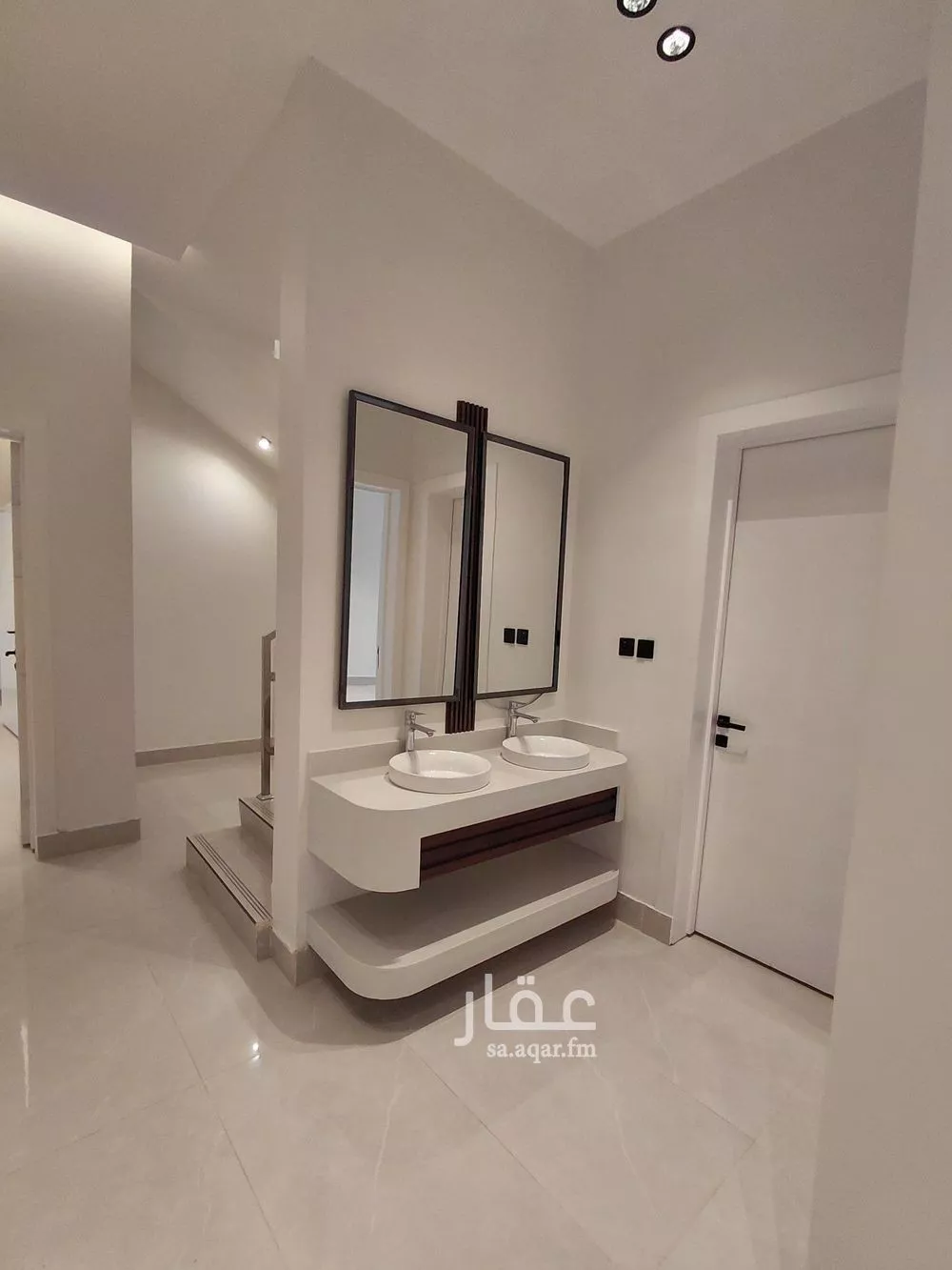 5 bedroom apartment in Al Janadriyah 16