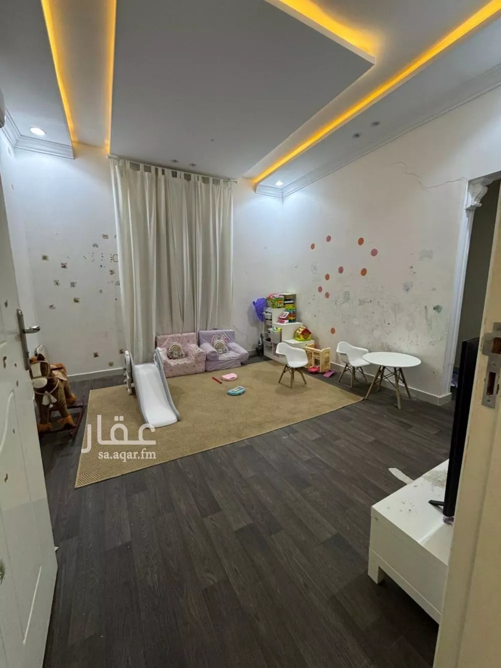 5 bedroom villa in Al Rimal 10