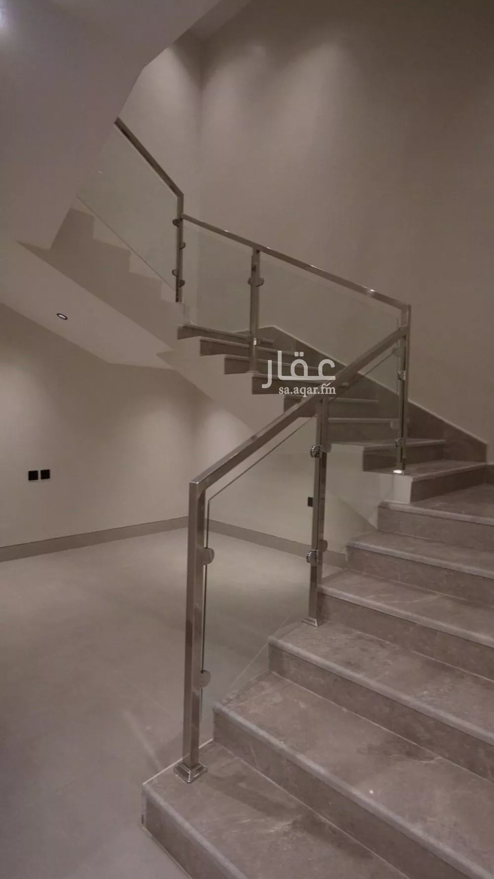 فيلا 4 غرف في العارض 12