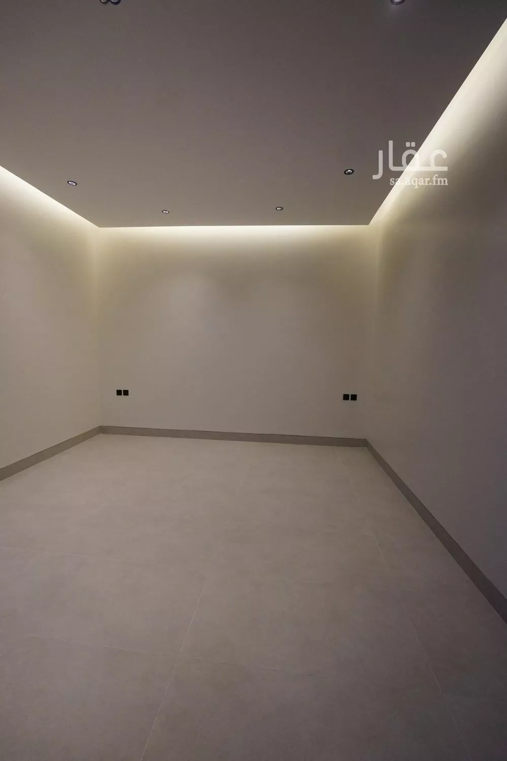 فيلا 4 غرف في العارض 9