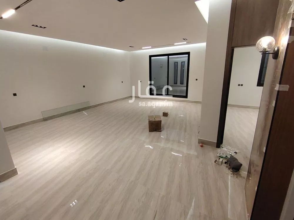 5 bedroom villa in Al Rimal 4