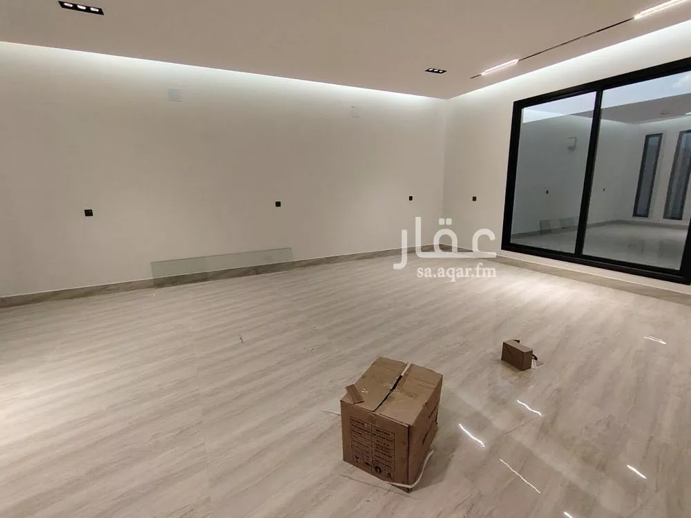 5 bedroom villa in Al Rimal 9