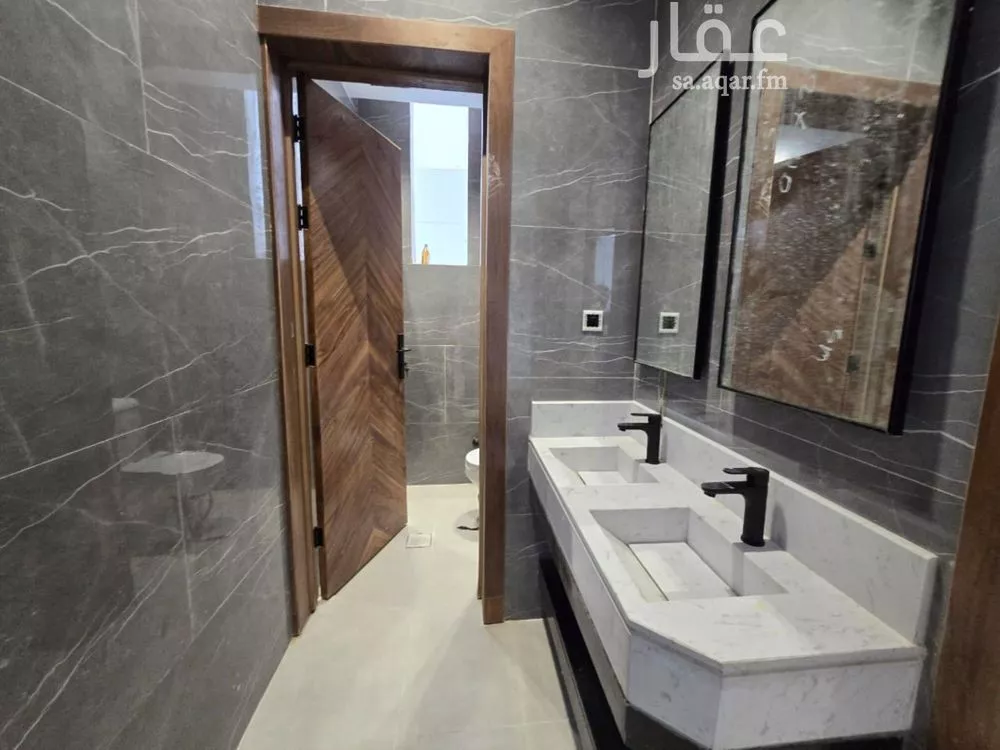 فيلا 5 غرف في عكاظ 12