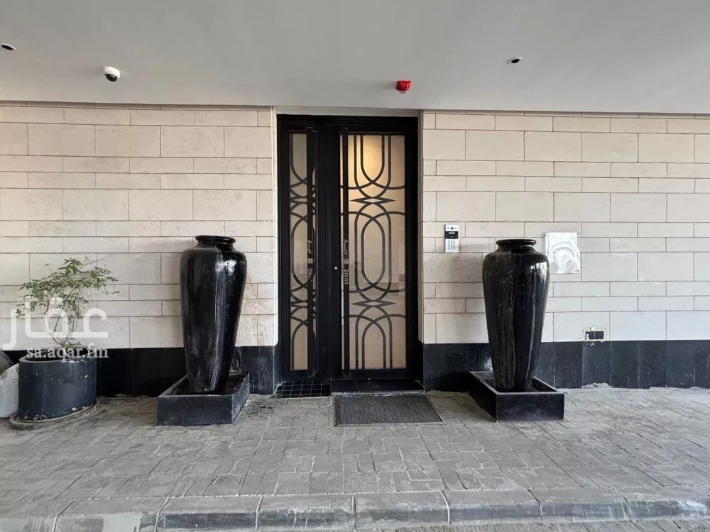 3 bedroom apartment in Al Mughrizat 2