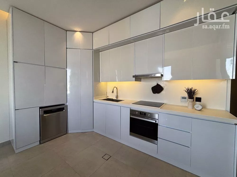 3 bedroom apartment in Al Mughrizat 18
