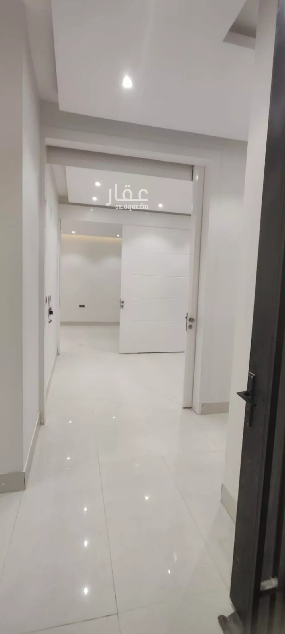 5 bedroom villa in Al Janadriyah 3