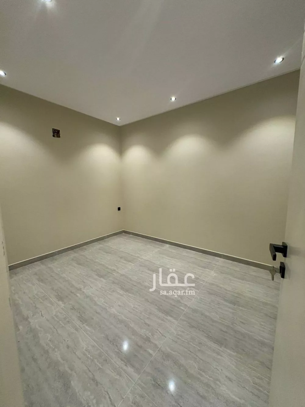 فيلا 8 غرف في طويق 3