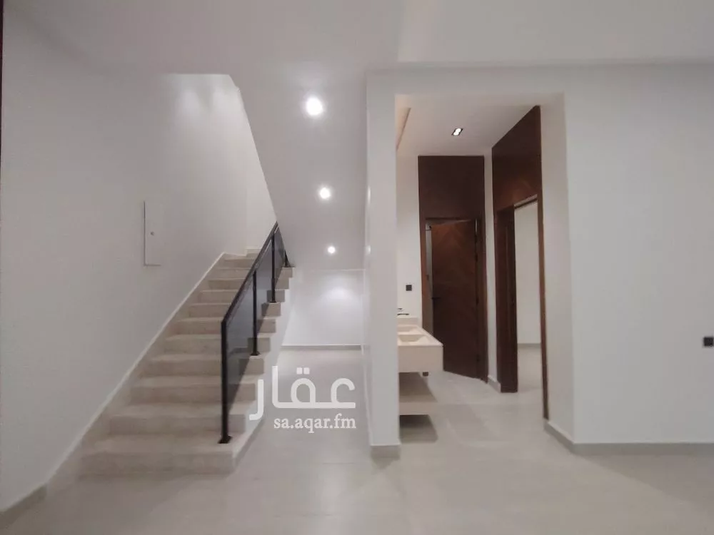 5 bedroom villa in Tuwaiq 12