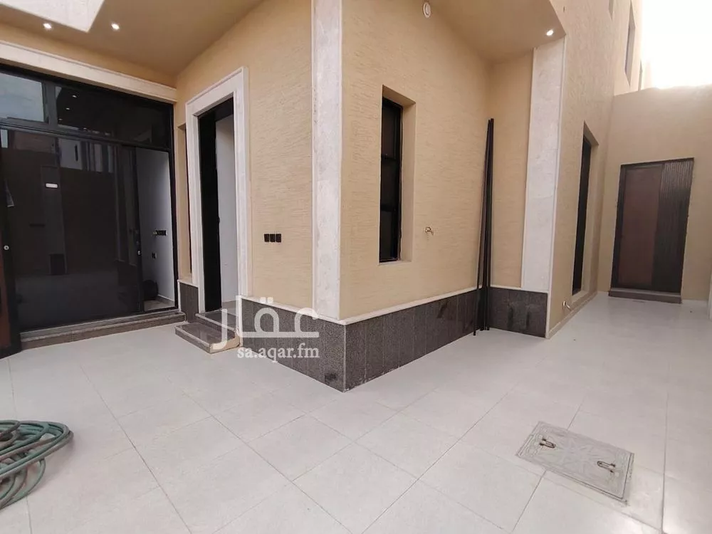 5 bedroom villa in Tuwaiq 19