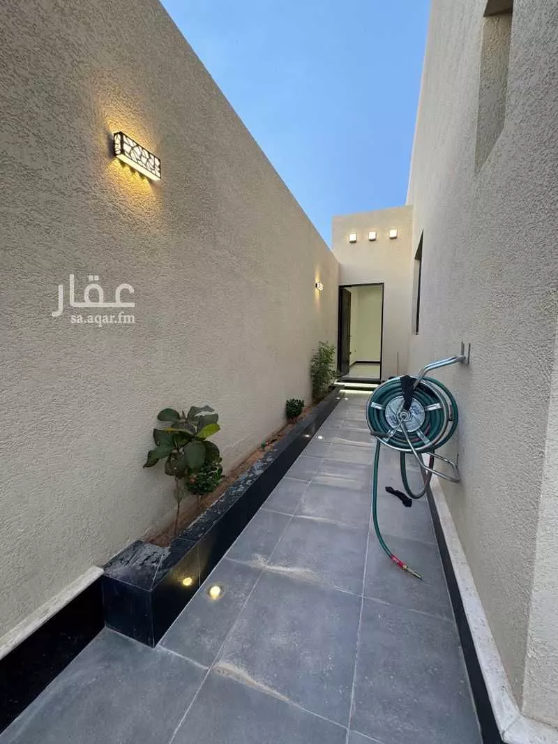 4 bedroom villa in Dahiat Namar 5
