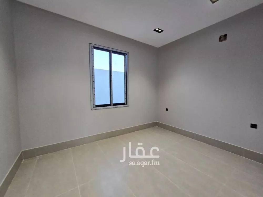 فيلا 5 غرف في عكاظ 12