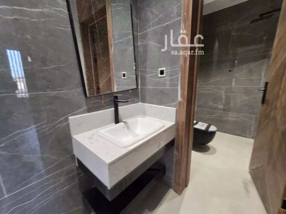 فيلا 5 غرف في عكاظ 22