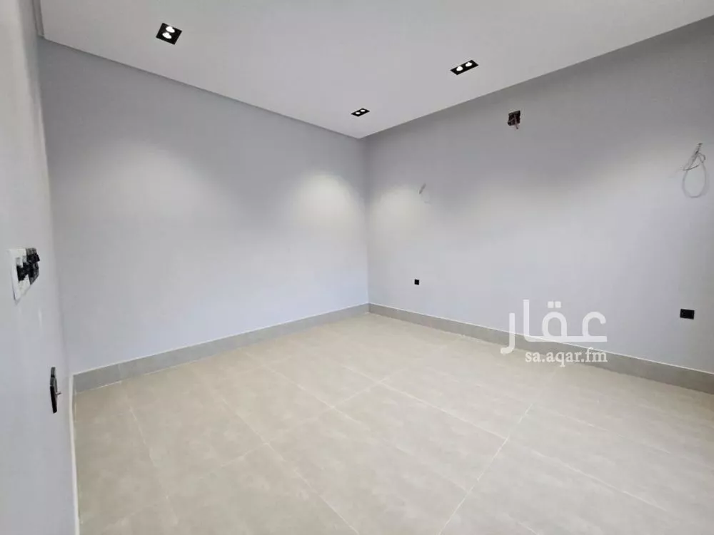فيلا 5 غرف في عكاظ 23