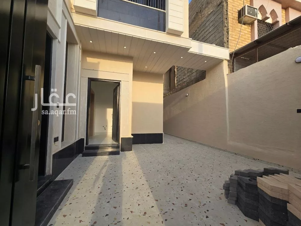 5 bedroom villa in Al Uraija Al Gharbiyah 13