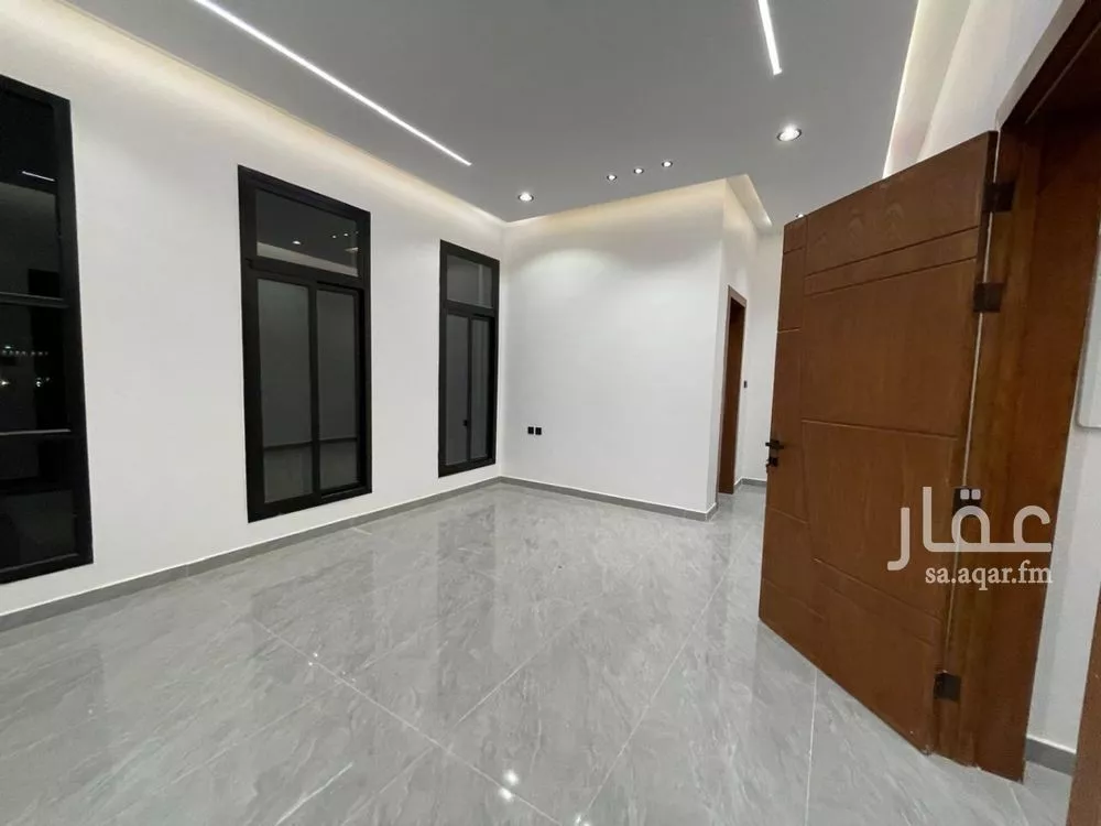 5 bedroom villa in Al Janadriyah 3