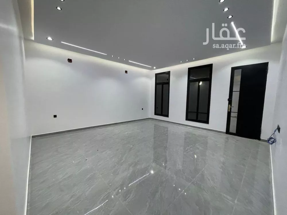 5 bedroom villa in Al Janadriyah 5