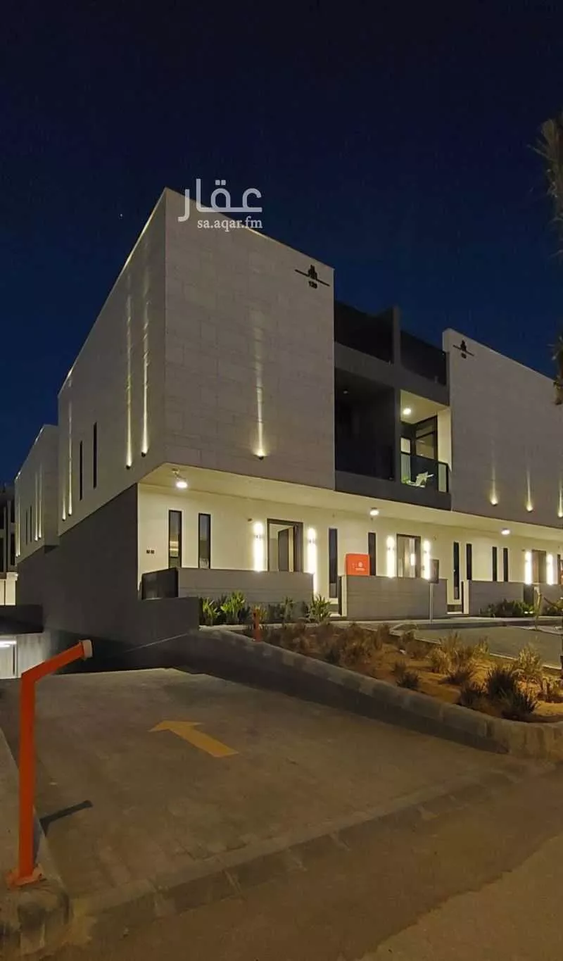 5 bedroom villa in Al Aridh 7