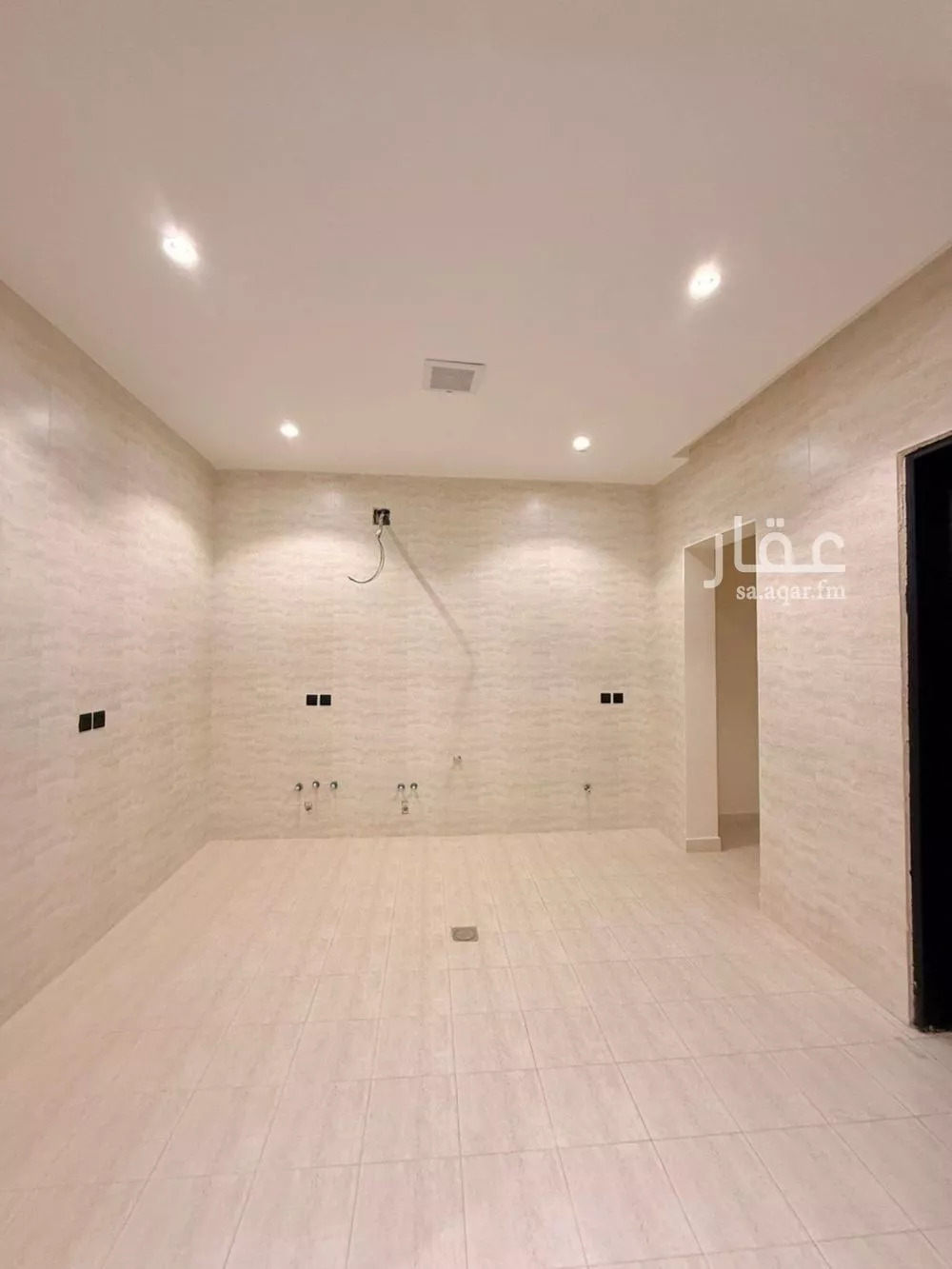 8 bedroom villa in As Suwaidi 16