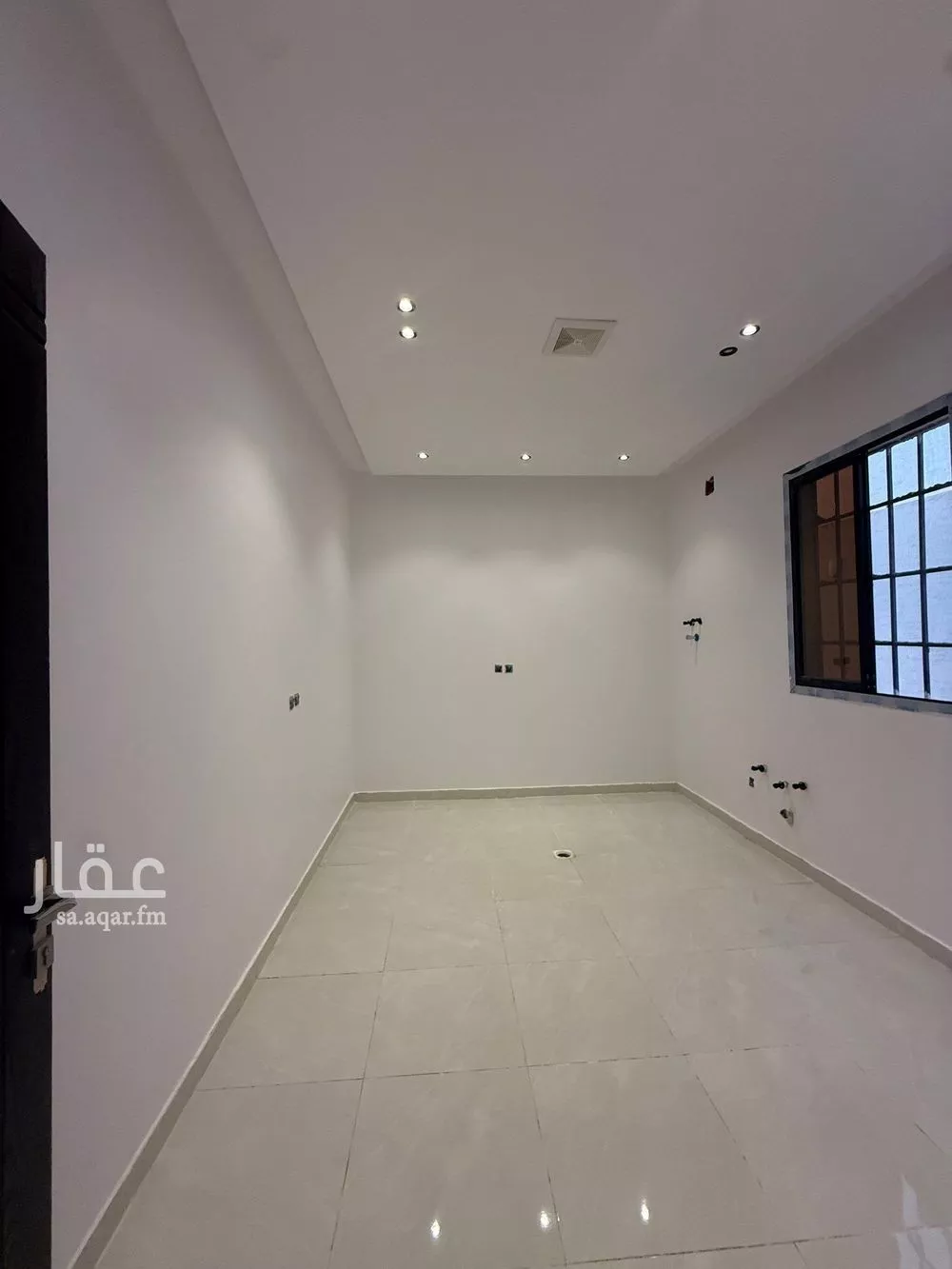 فيلا 4 غرف في عكاظ 12