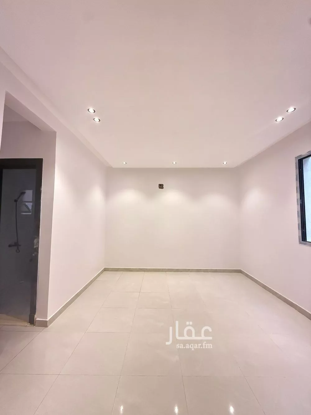 فيلا 4 غرف في عكاظ 15