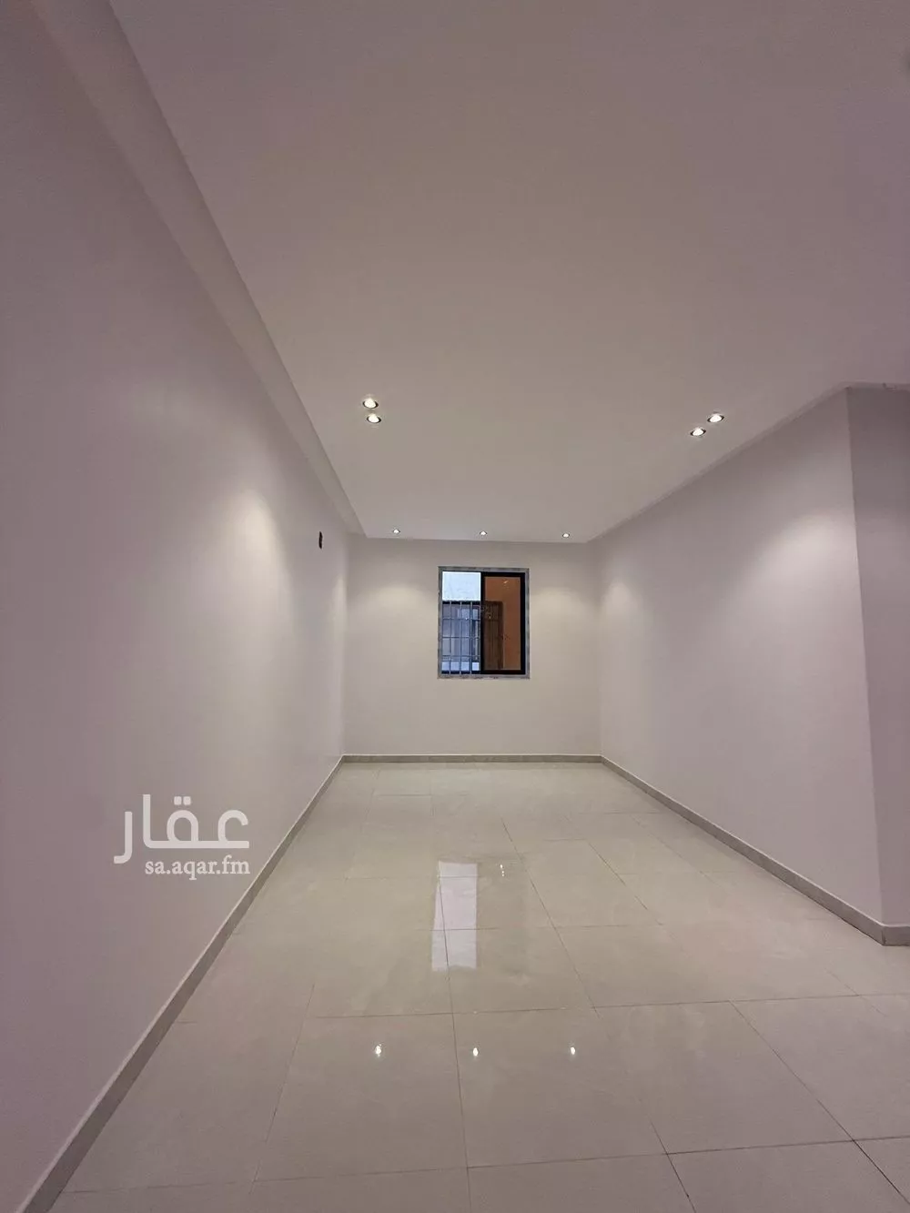 فيلا 4 غرف في عكاظ 16