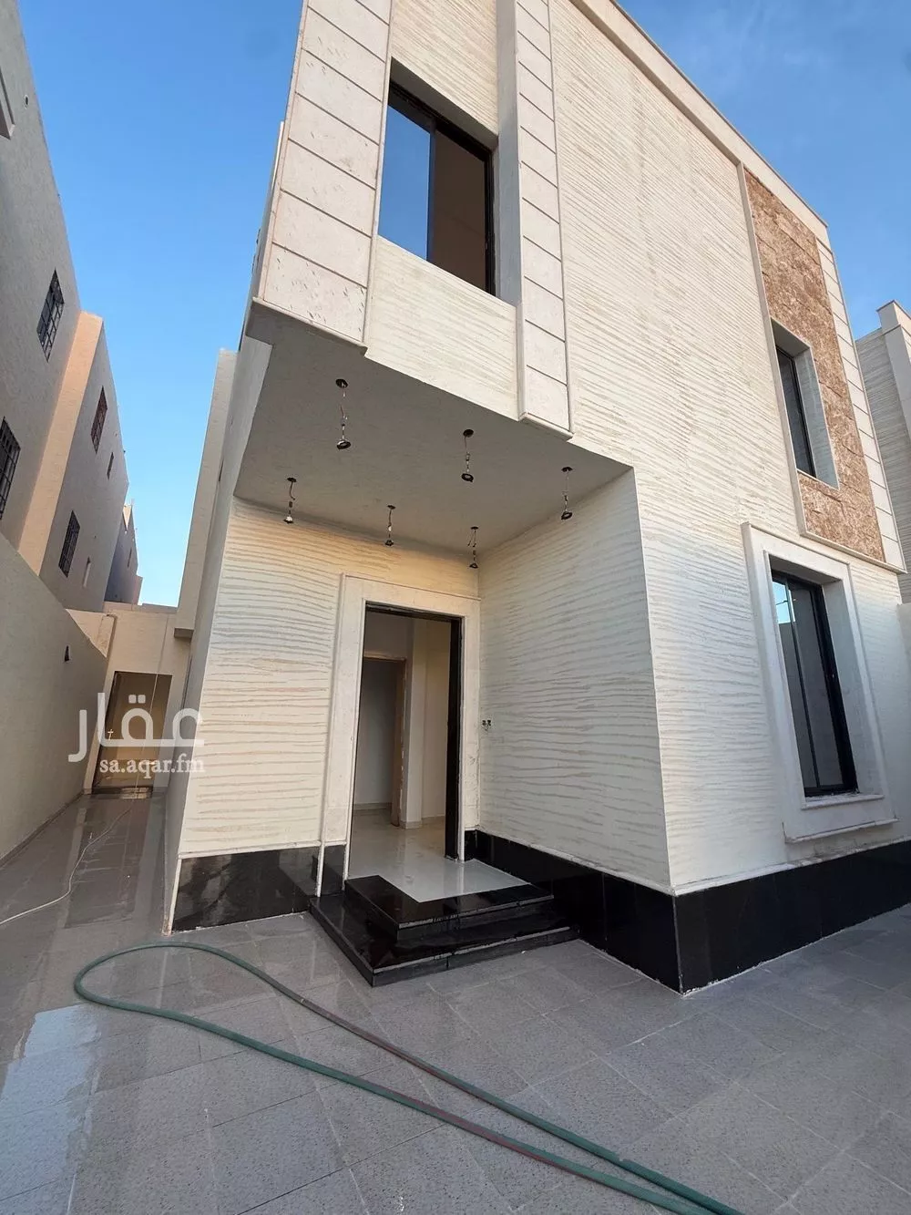 فيلا 4 غرف في عكاظ 5