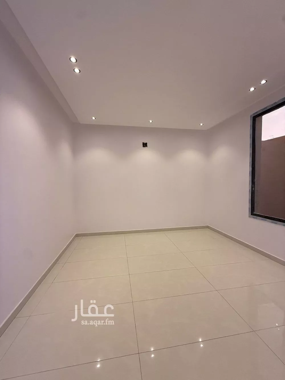 فيلا 4 غرف في عكاظ 7