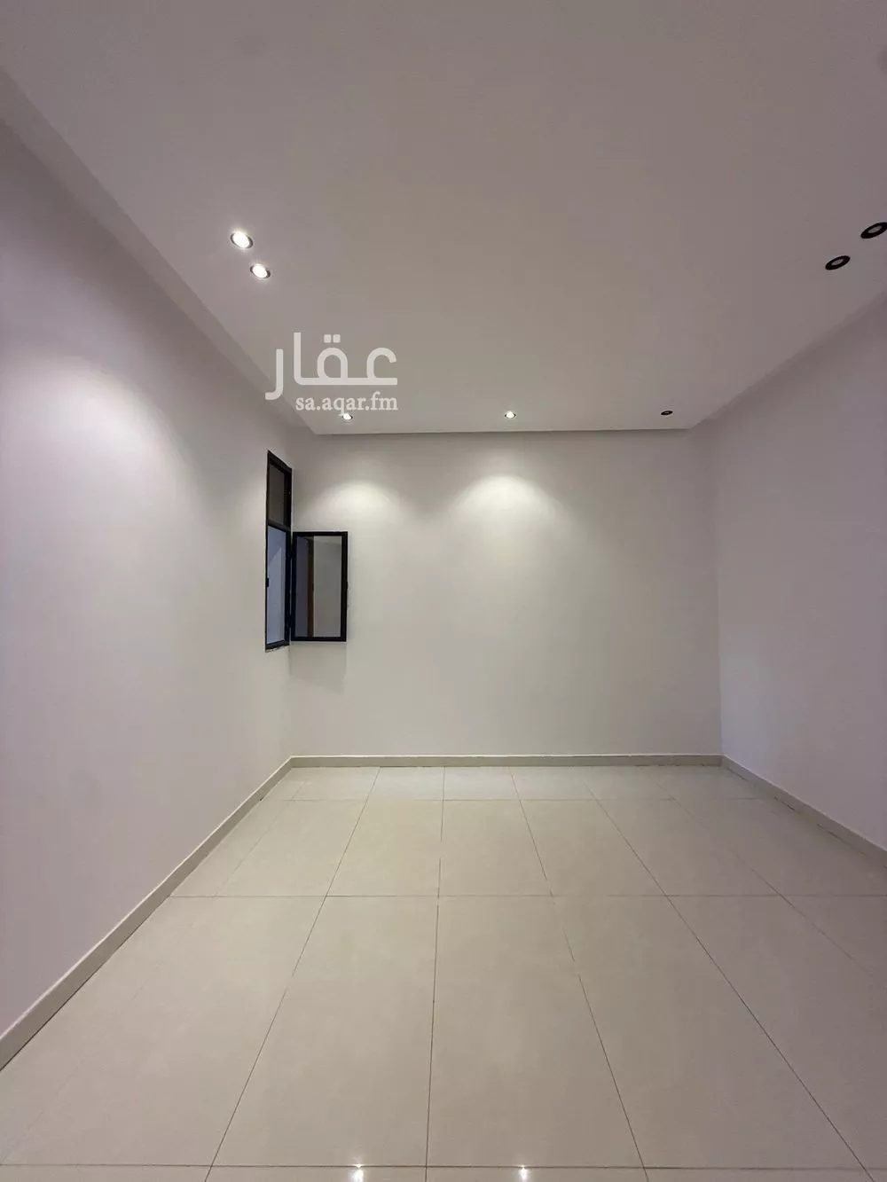 فيلا 4 غرف في عكاظ 10