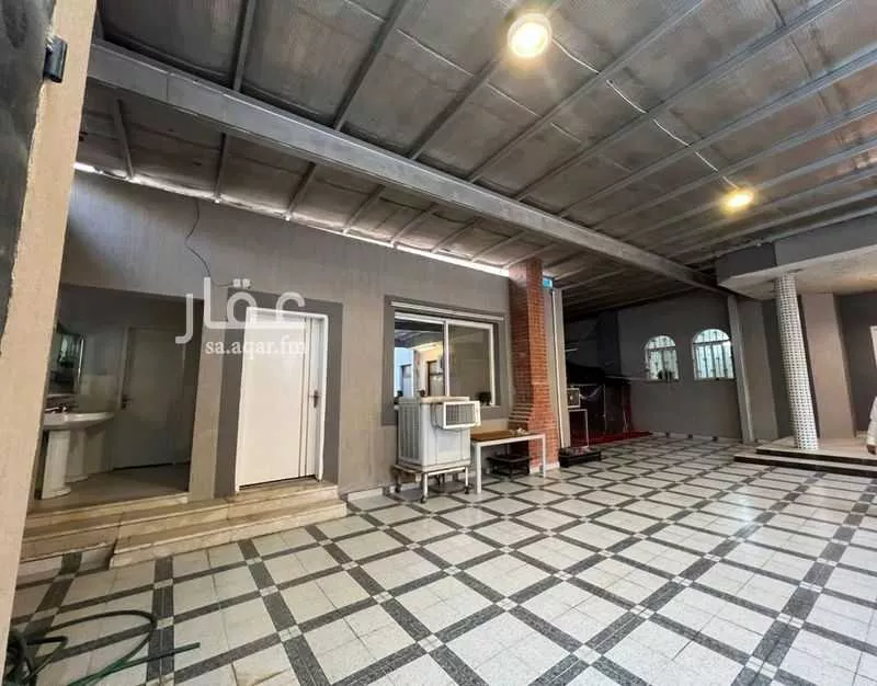 16 bedroom villa in Al Farouq 16