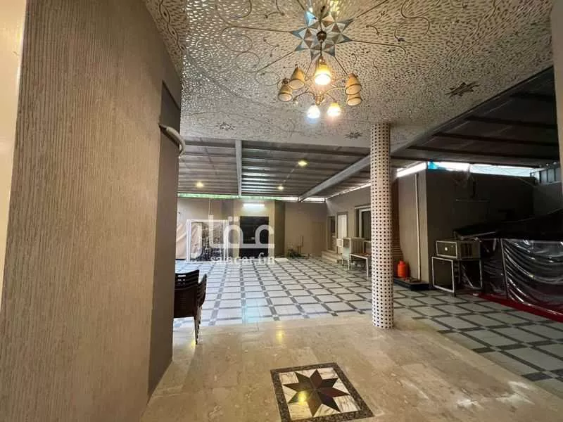 16 bedroom villa in Al Farouq 6
