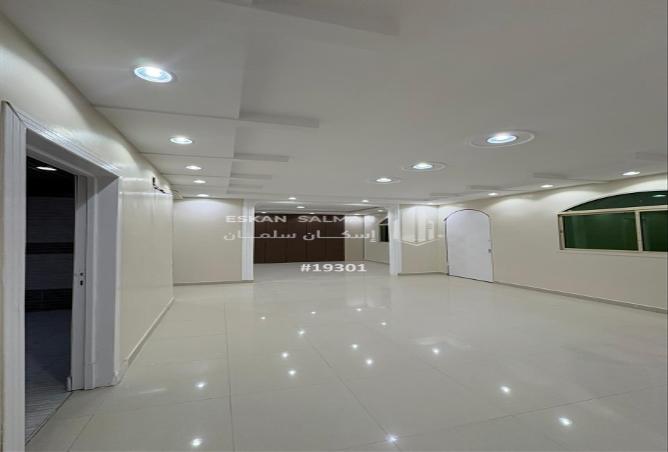 7 bedroom apartment in Al Yarmouk 3