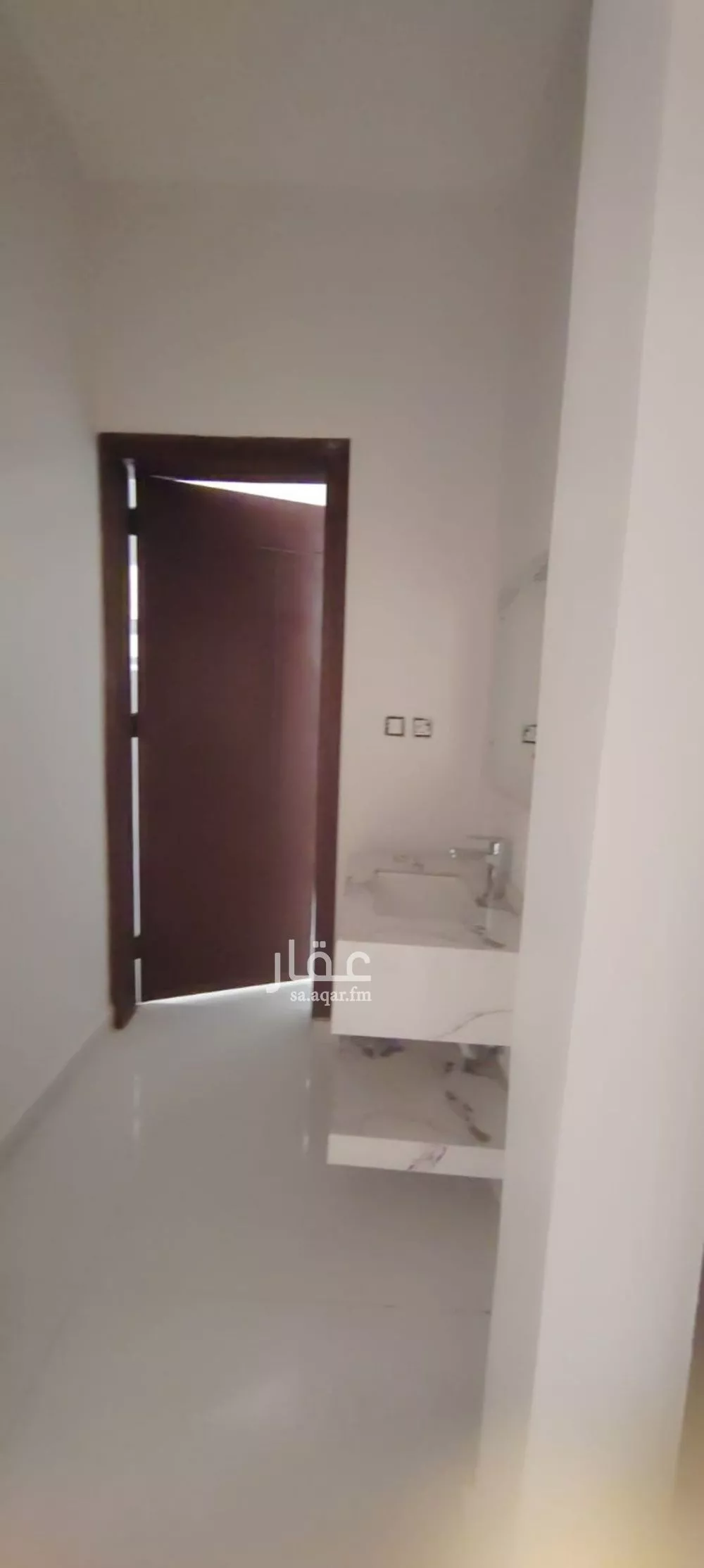 5 bedroom villa in Al Janadriyah 12