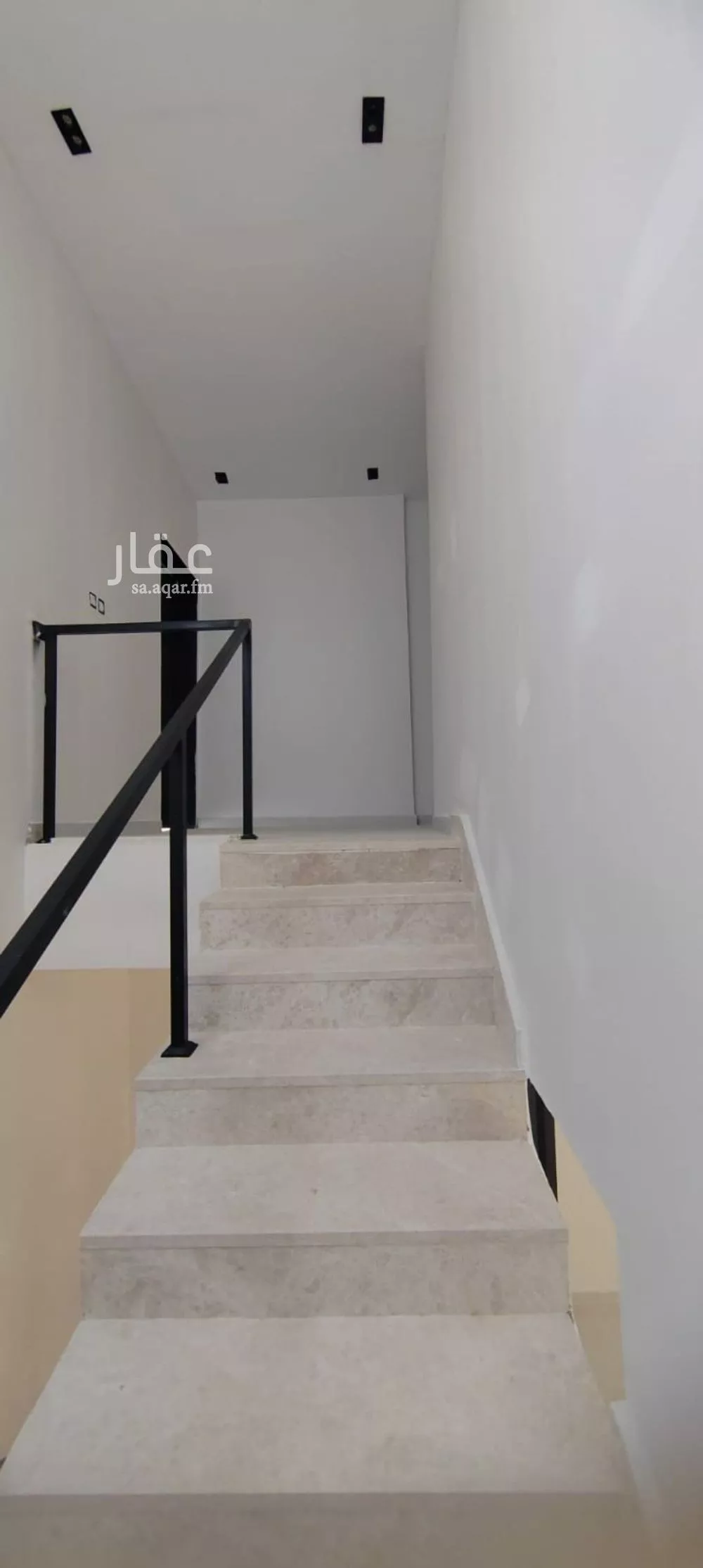 5 bedroom villa in Al Janadriyah 25
