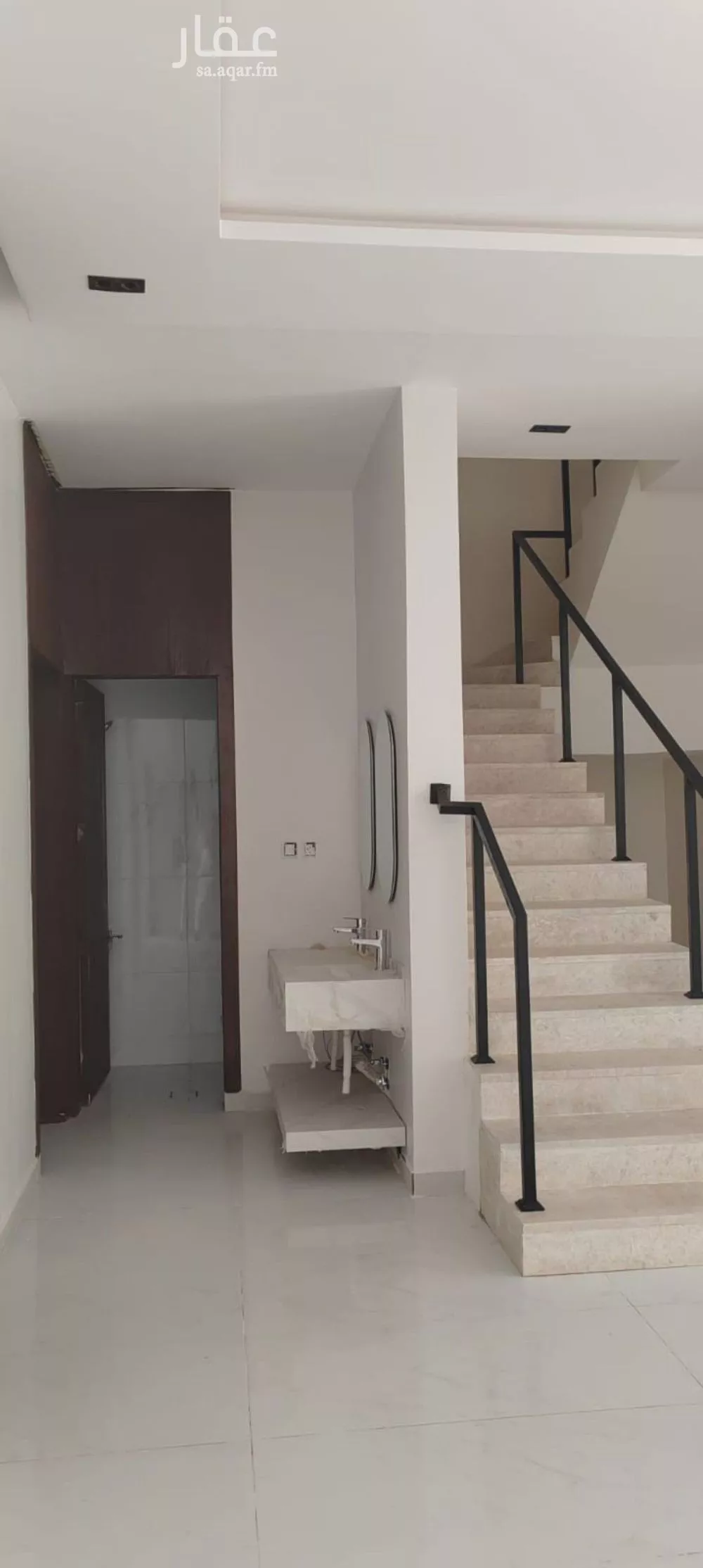 5 bedroom villa in Al Janadriyah 6