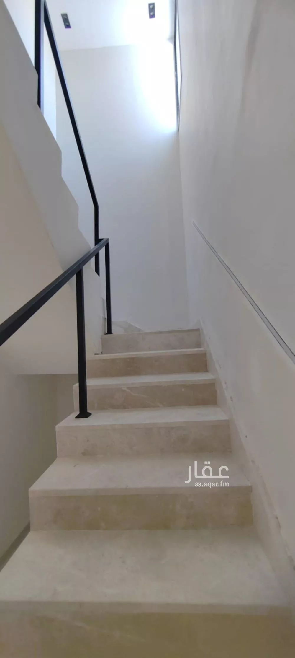 5 bedroom villa in Al Janadriyah 8