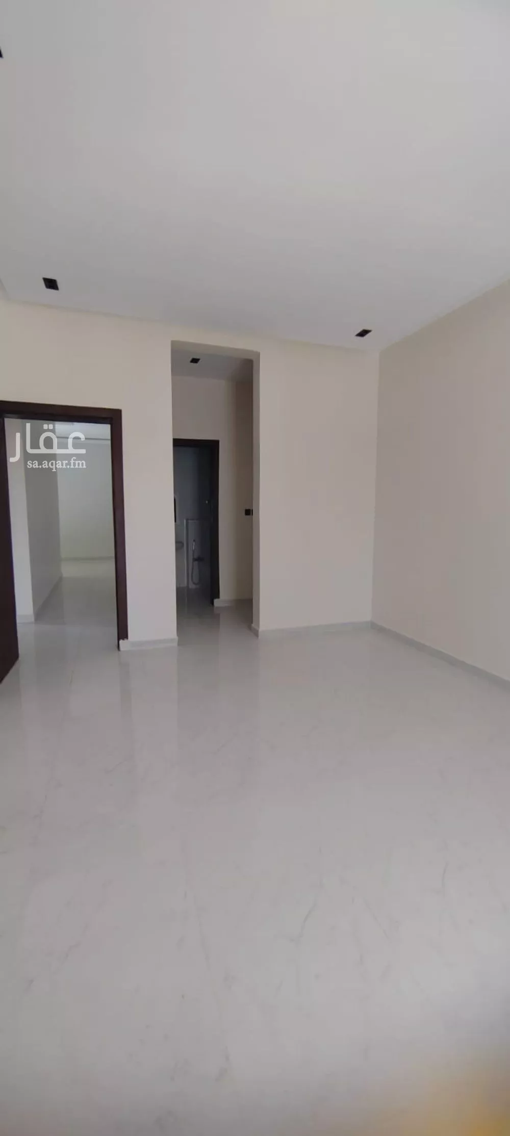 5 bedroom villa in Al Janadriyah 10