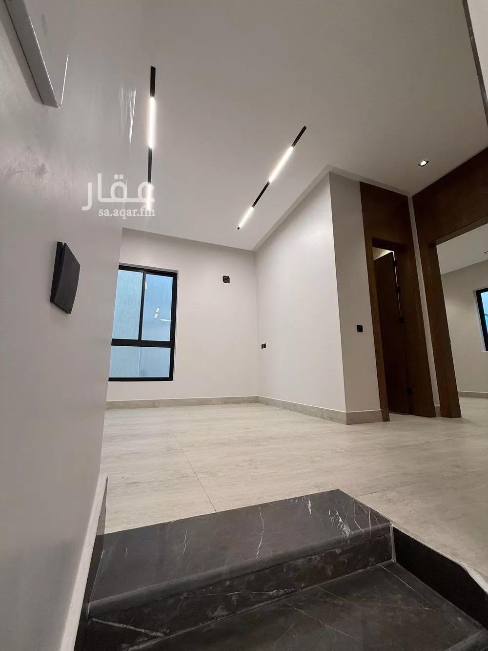 فيلا 8 غرف في الشرق 12