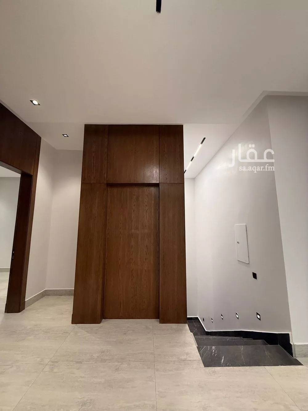 فيلا 8 غرف في الشرق 13