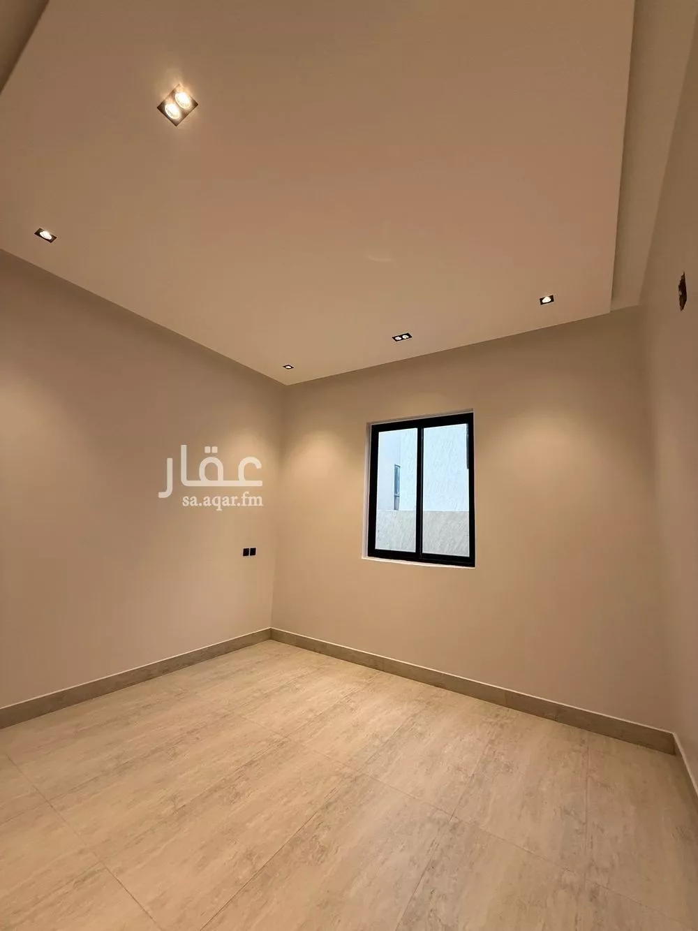 فيلا 8 غرف في الشرق 15