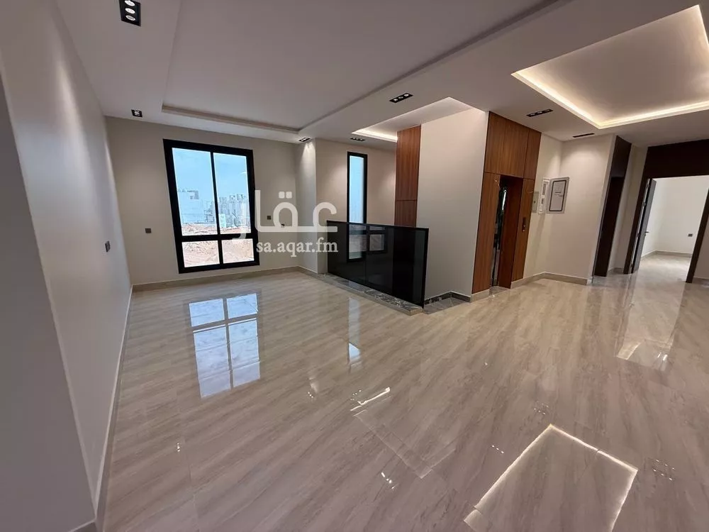 5 bedroom villa in Al Rimal 9