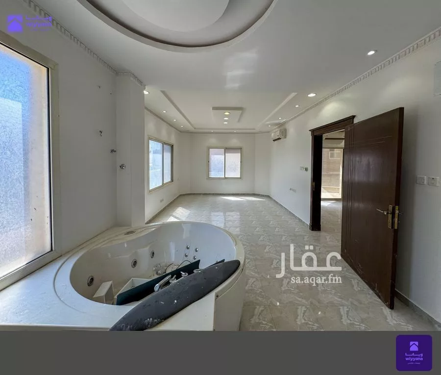5 bedroom villa in Al Aridh 3