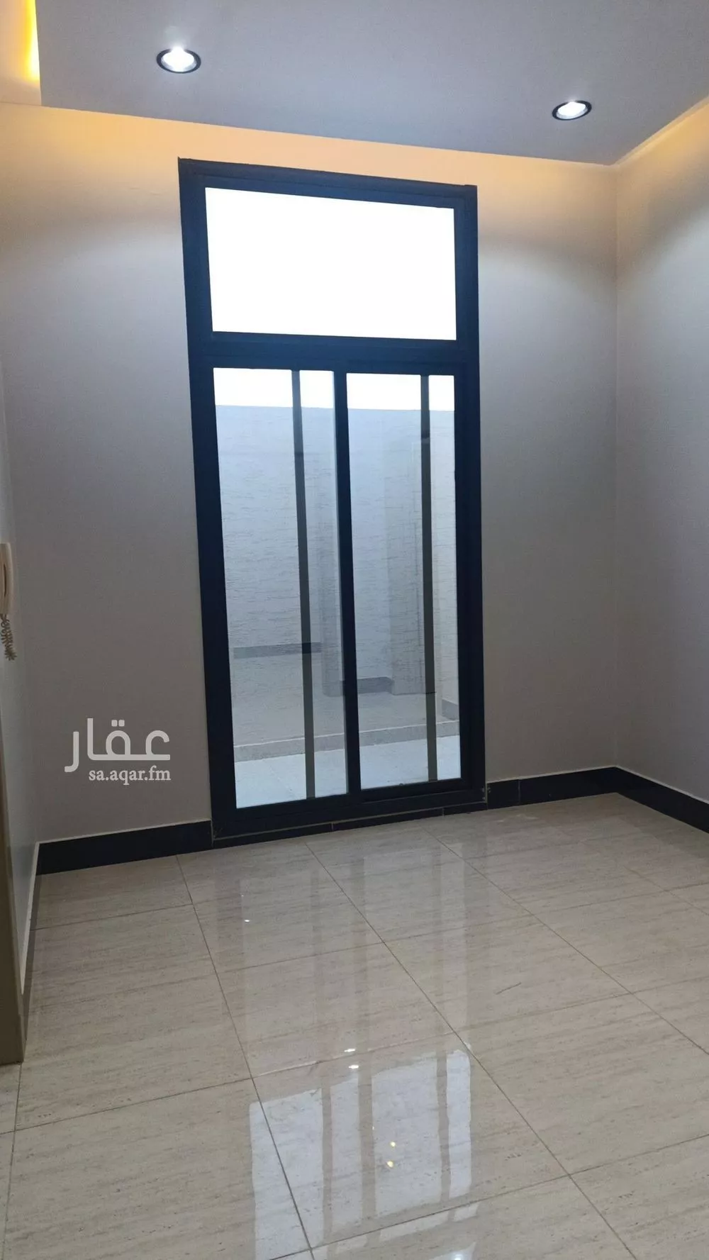 فيلا 5 غرف في عكاظ 12